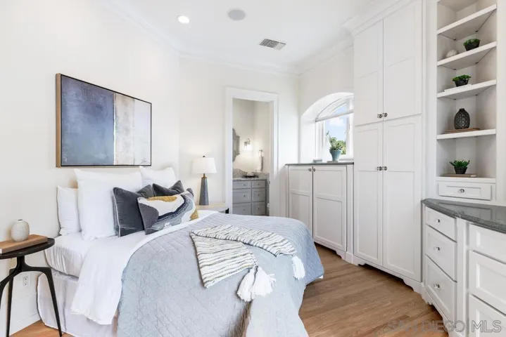 7971 Prospect Pl, La Jolla, California 92037