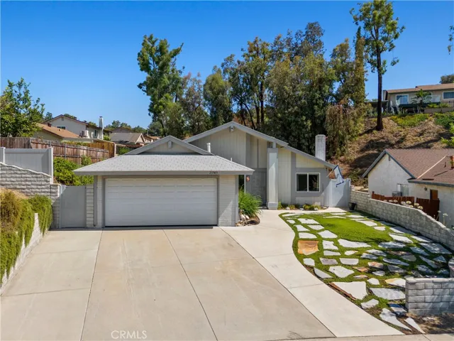 21949 Scallion Drive, Saugus, California 91350