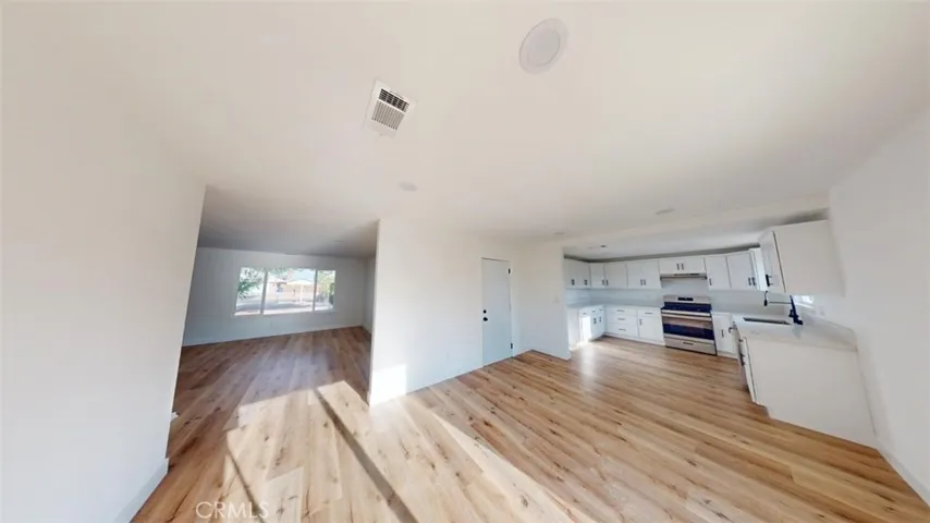 15019 Nanticoke Road, Apple Valley, California 92307