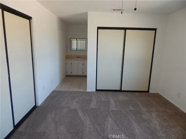 15019 Nanticoke Road, Apple Valley, California 92307