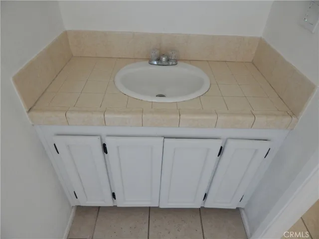 15019 Nanticoke Road, Apple Valley, California 92307
