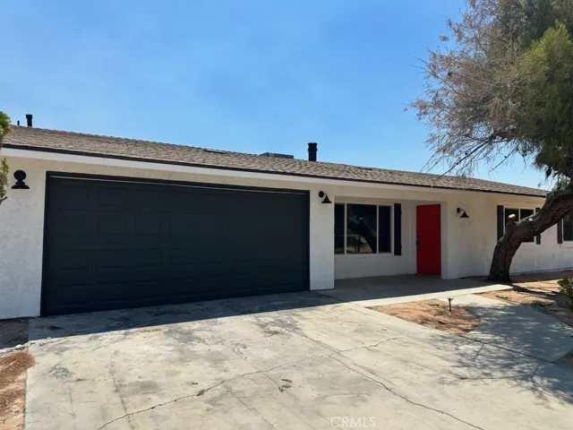 15019 Nanticoke Road, Apple Valley, California 92307