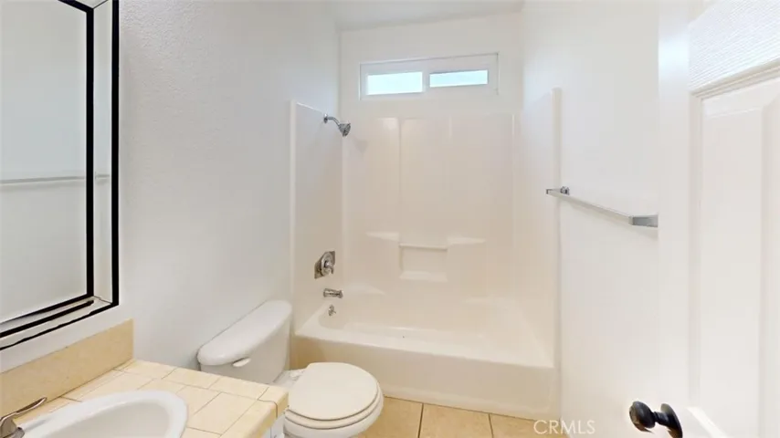 15019 Nanticoke Road, Apple Valley, California 92307