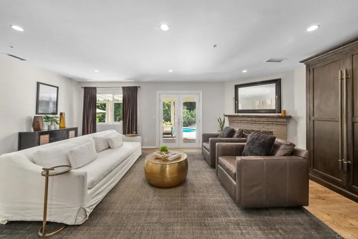 4204 Camino Paz, La Mesa, California 91941