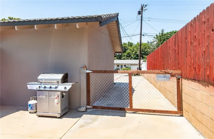 RV- rear access along garage