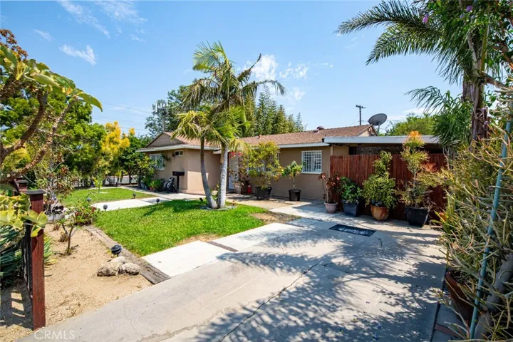 7922 Santa Barbara Avenue, Stanton, California 90680