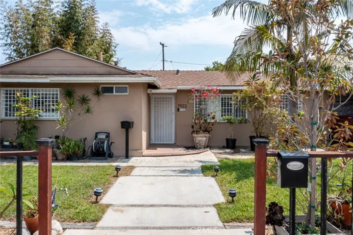 7922 Santa Barbara Avenue, Stanton, California 90680
