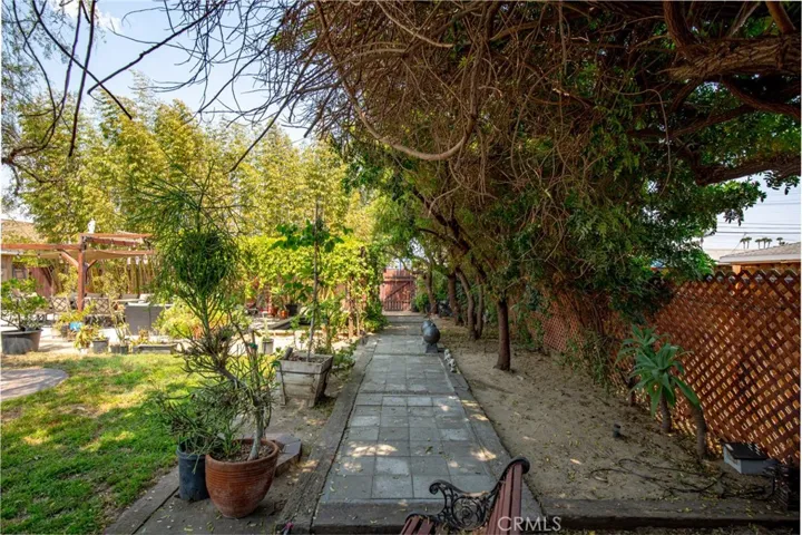 7922 Santa Barbara Avenue, Stanton, California 90680
