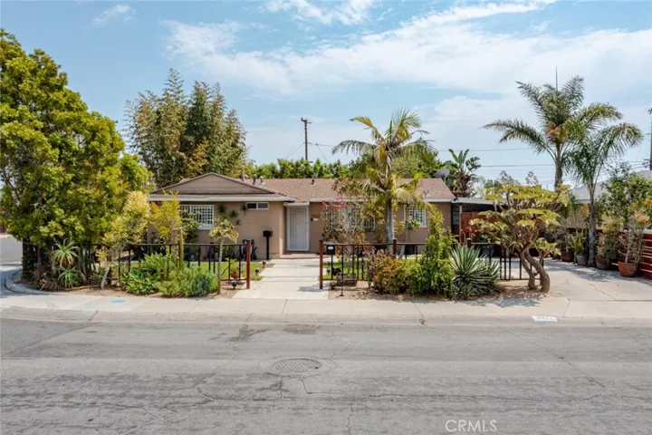 7922 Santa Barbara Avenue, Stanton, California 90680
