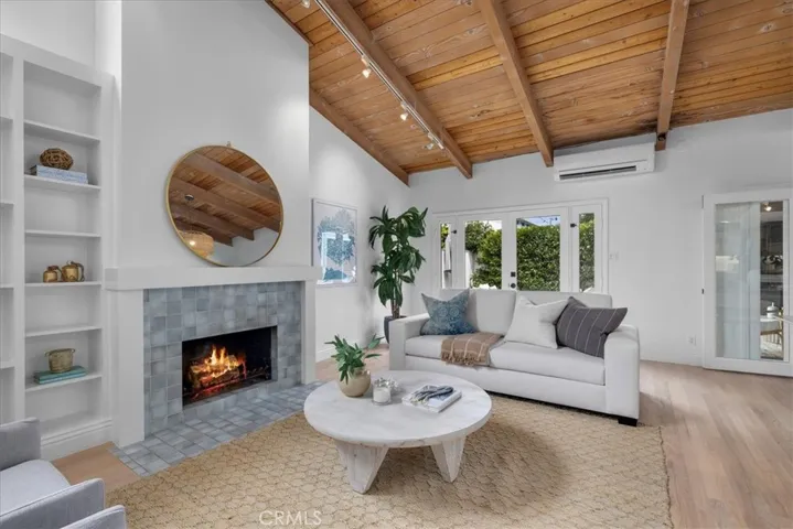 425 Gould Avenue, Hermosa Beach, California 90254