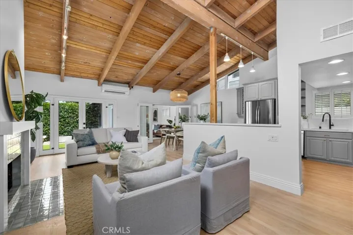 425 Gould Avenue, Hermosa Beach, California 90254