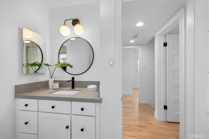 425 Gould Avenue, Hermosa Beach, California 90254