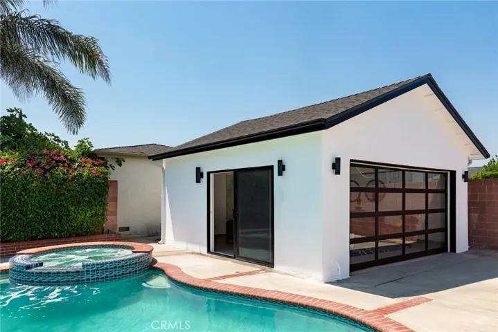 6257 Aura Avenue, Tarzana, California 91335