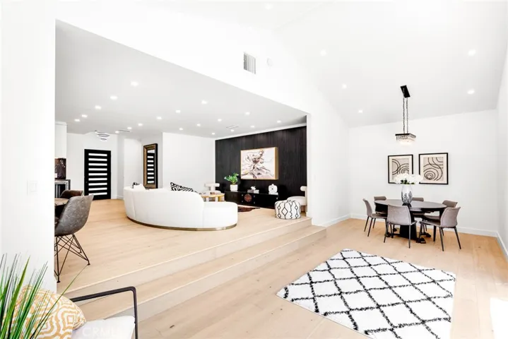 6257 Aura Avenue, Tarzana, California 91335