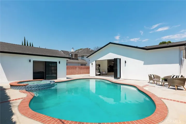 6257 Aura Avenue, Tarzana, California 91335