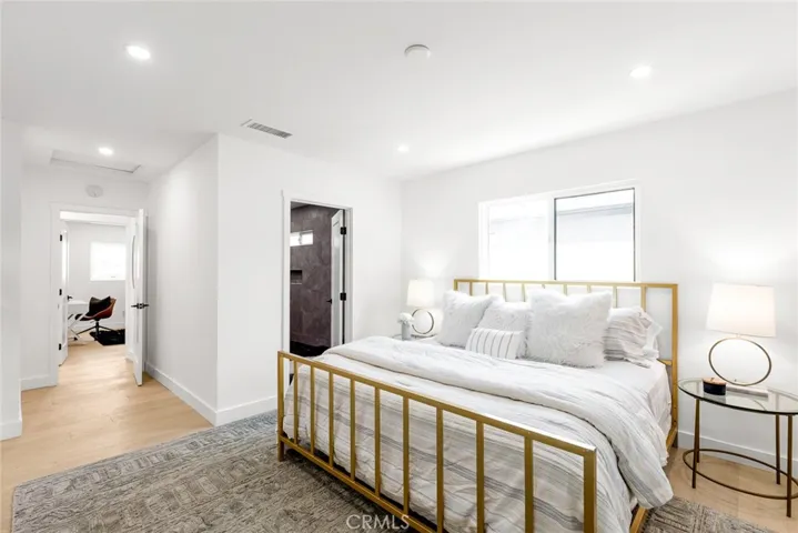 6257 Aura Avenue, Tarzana, California 91335