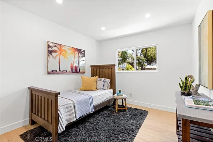 6257 Aura Avenue, Tarzana, California 91335