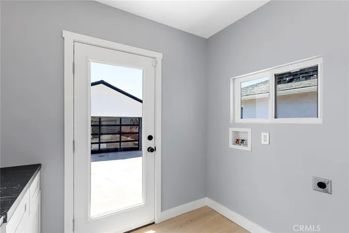 6257 Aura Avenue, Tarzana, California 91335
