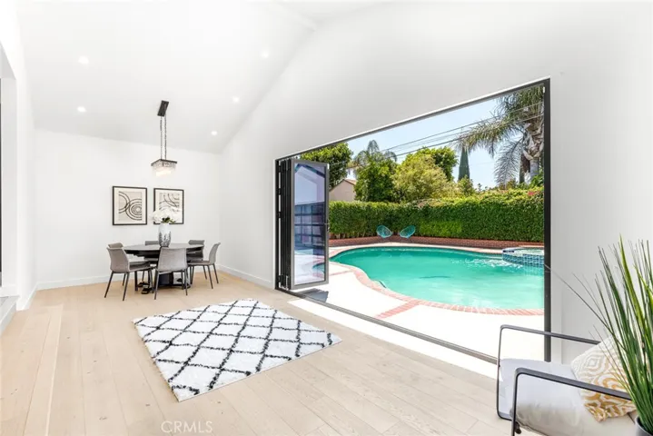 6257 Aura Avenue, Tarzana, California 91335