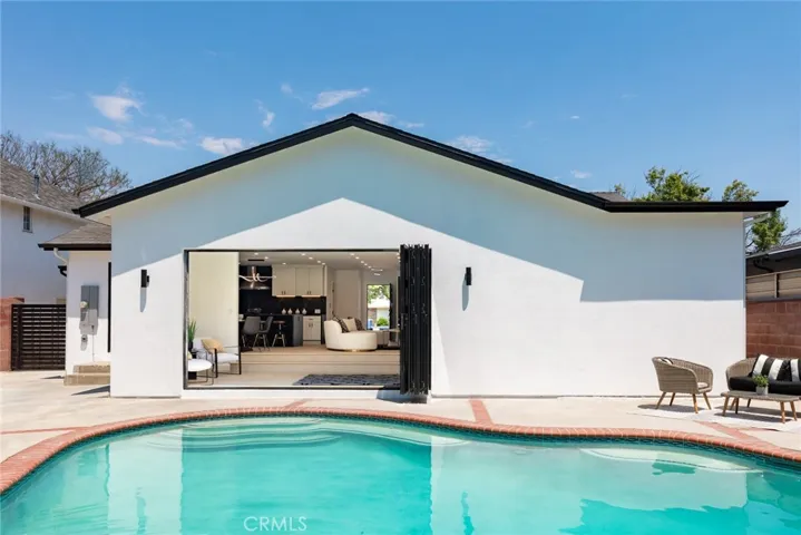 6257 Aura Avenue, Tarzana, California 91335