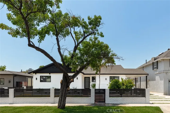 6257 Aura Avenue, Tarzana, California 91335