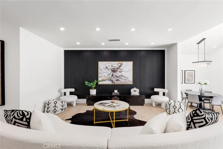 6257 Aura Avenue, Tarzana, California 91335