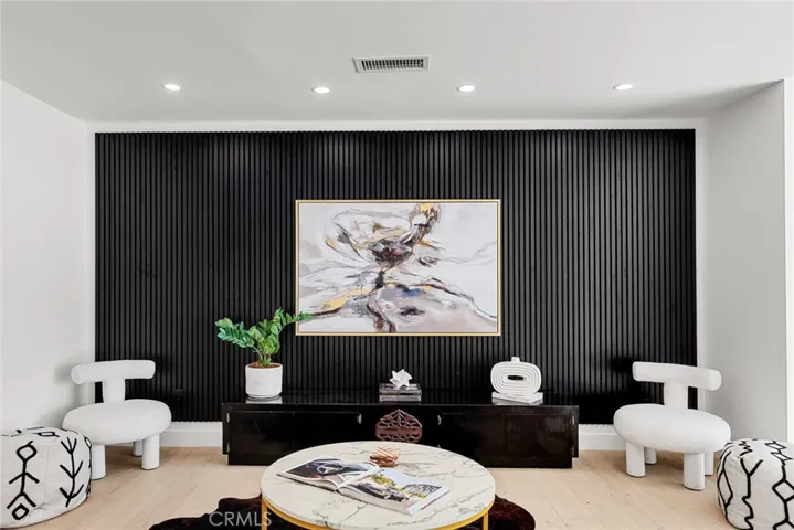 6257 Aura Avenue, Tarzana, California 91335