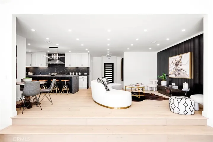 6257 Aura Avenue, Tarzana, California 91335