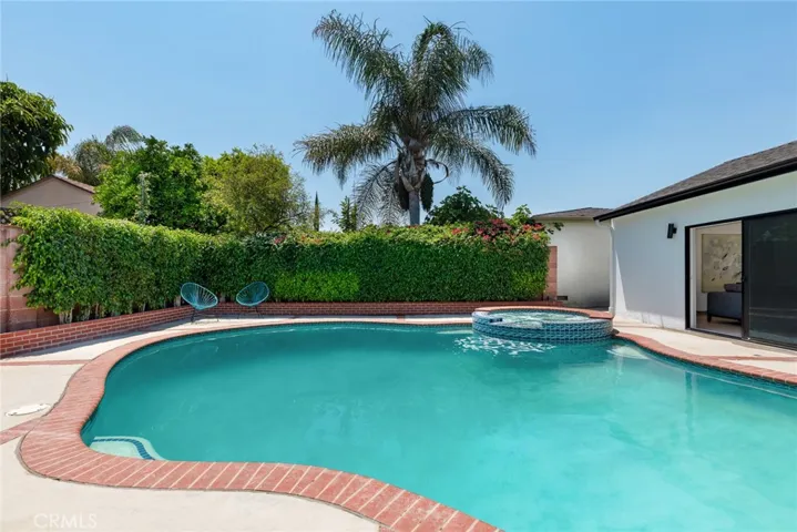 6257 Aura Avenue, Tarzana, California 91335