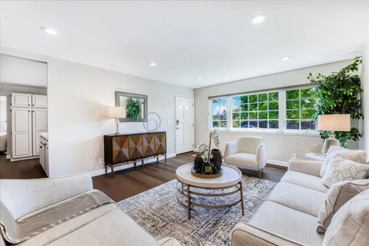 903 Poplar Avenue, Sunnyvale, California 94086