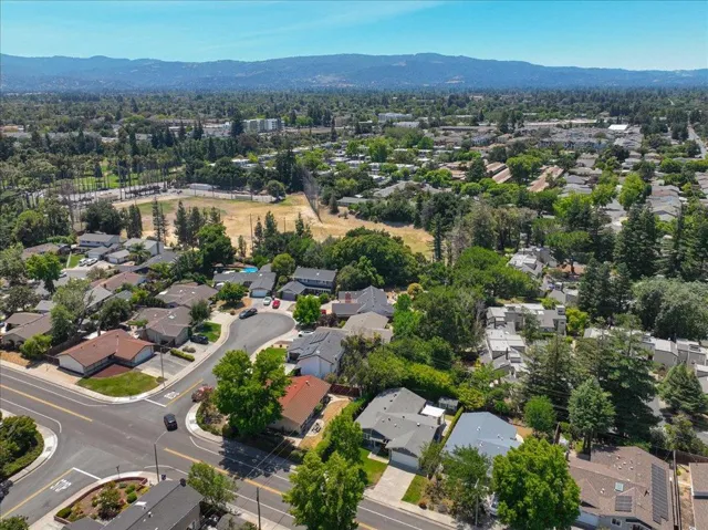 903 Poplar Avenue, Sunnyvale, California 94086