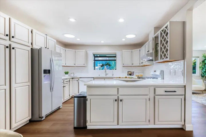 903 Poplar Avenue, Sunnyvale, California 94086