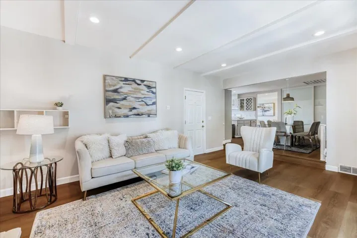 903 Poplar Avenue, Sunnyvale, California 94086