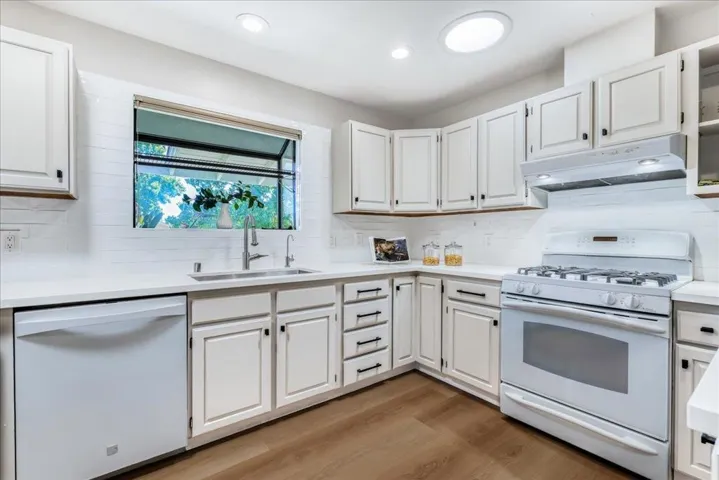 903 Poplar Avenue, Sunnyvale, California 94086
