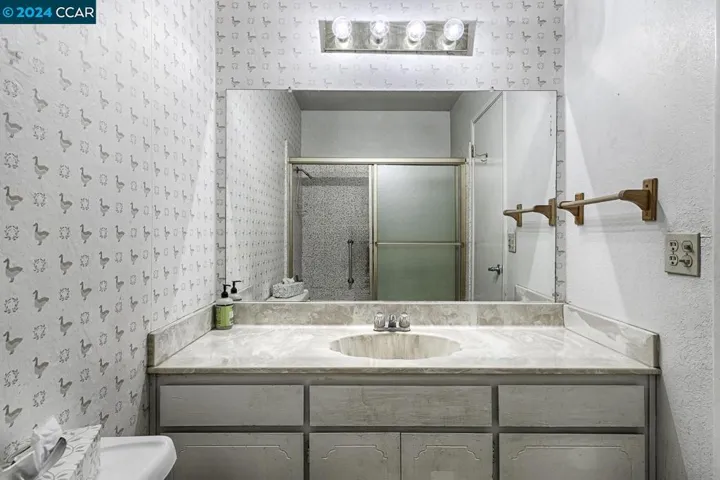 2030 Twin Ct, Santa Rosa, California 95405