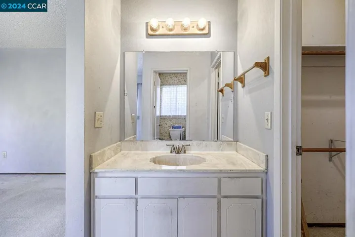 2030 Twin Ct, Santa Rosa, California 95405