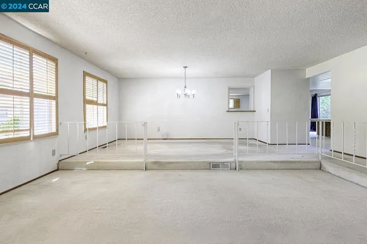 2030 Twin Ct, Santa Rosa, California 95405