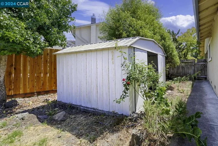 2030 Twin Ct, Santa Rosa, California 95405