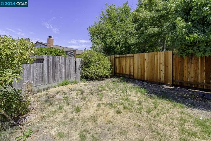 2030 Twin Ct, Santa Rosa, California 95405