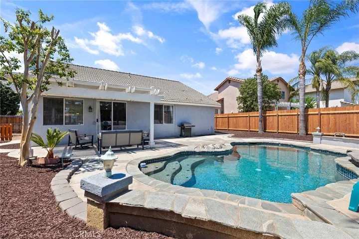 25152 Calle Entradero, Murrieta, California 92563