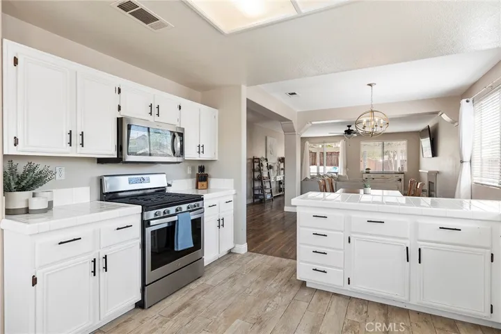 25152 Calle Entradero, Murrieta, California 92563