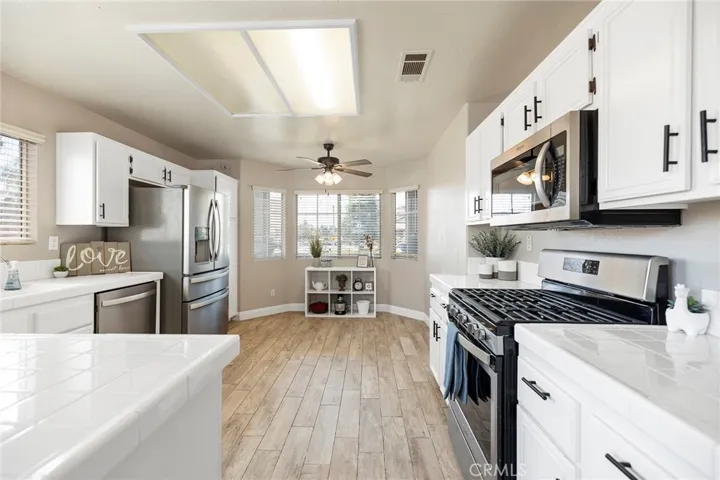 25152 Calle Entradero, Murrieta, California 92563