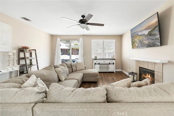 25152 Calle Entradero, Murrieta, California 92563