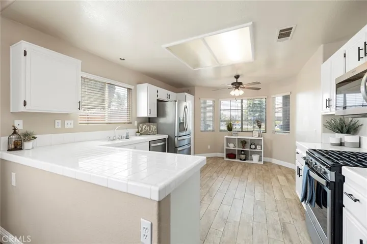 25152 Calle Entradero, Murrieta, California 92563