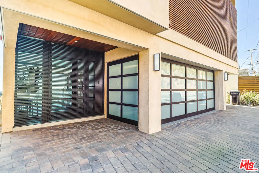 20630 Pacific Coast Highway, Malibu, California 90265, 3 Bedrooms Bedrooms, ,3 BathroomsBathrooms,Residential,For Sale,Pacific Coast,24413117