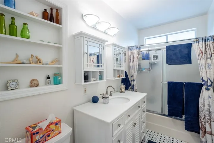Main House - Primary Bathroom