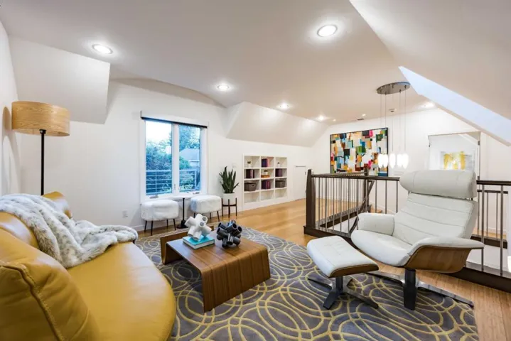 1433 Dana Avenue, Palo Alto, California 94301