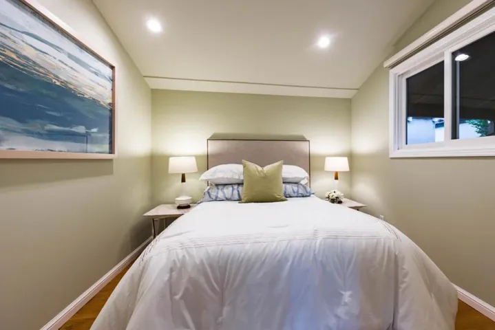 1433 Dana Avenue, Palo Alto, California 94301