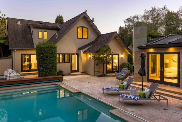 1433 Dana Avenue, Palo Alto, California 94301