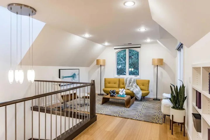1433 Dana Avenue, Palo Alto, California 94301